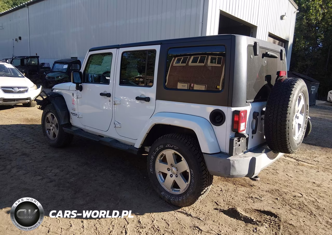 2012 Jeep Wrangler Unlimited Sahara VIN:1C4BJWEG0CL245463 - 3