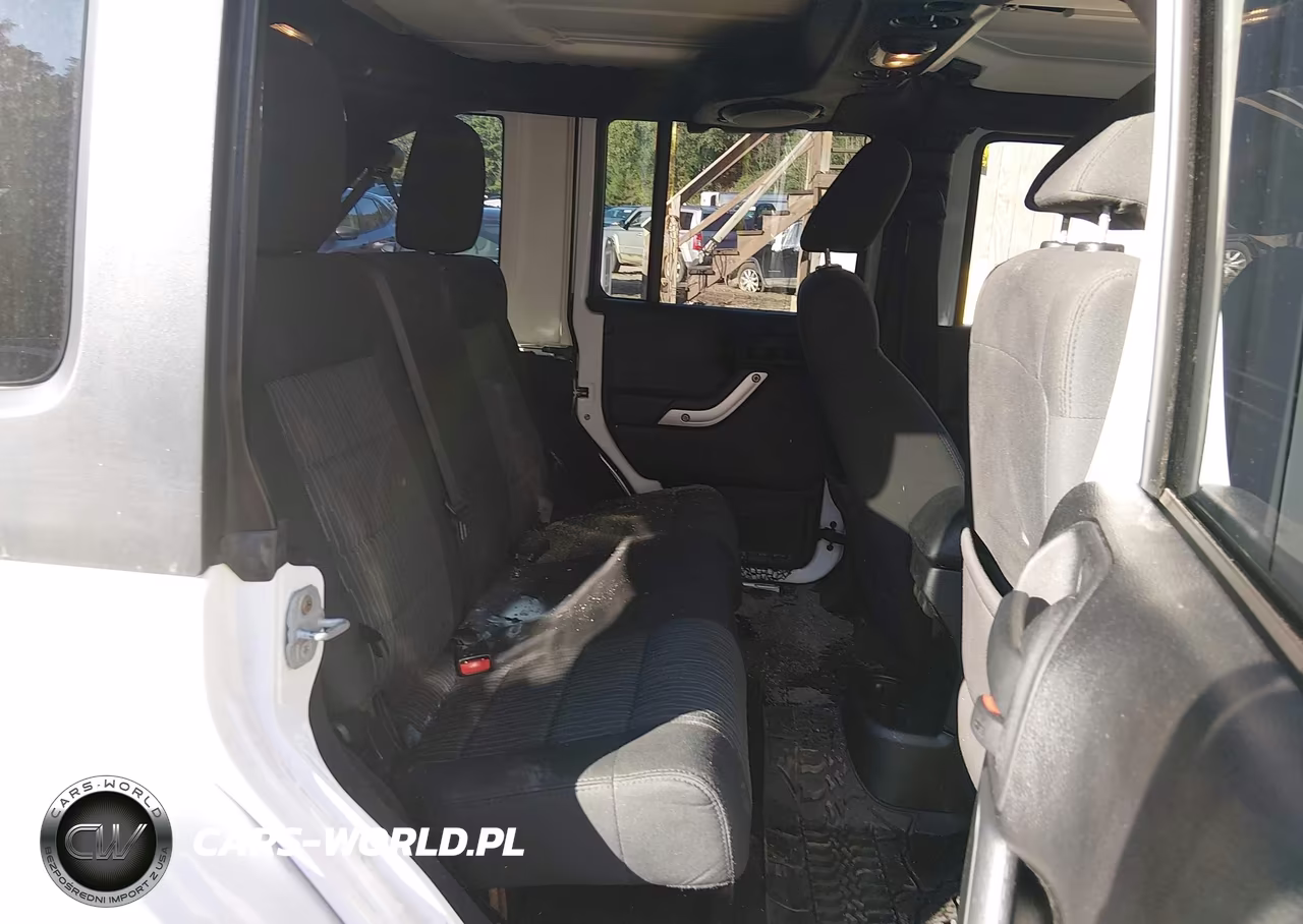 2012 Jeep Wrangler Unlimited Sahara VIN:1C4BJWEG0CL245463 - 8