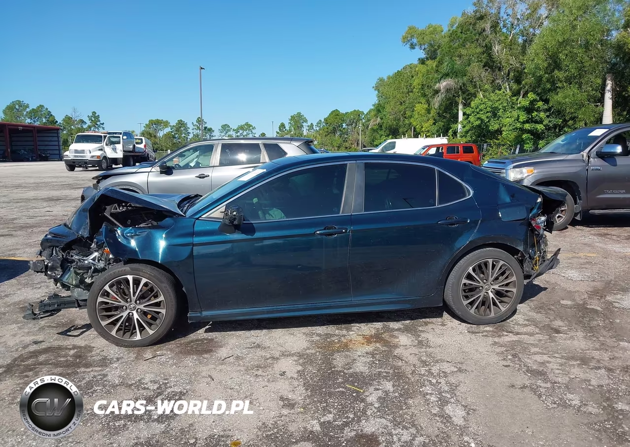 2018 Toyota Camry Se VIN:4T1B11HK9JU646354 - 15