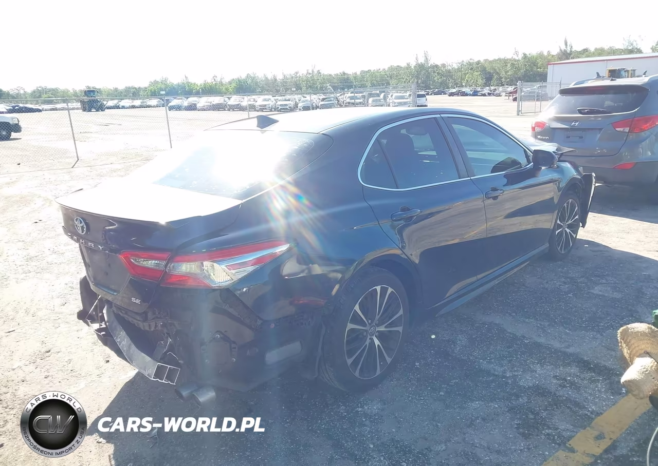 2018 Toyota Camry Se VIN:4T1B11HK9JU646354 - 4