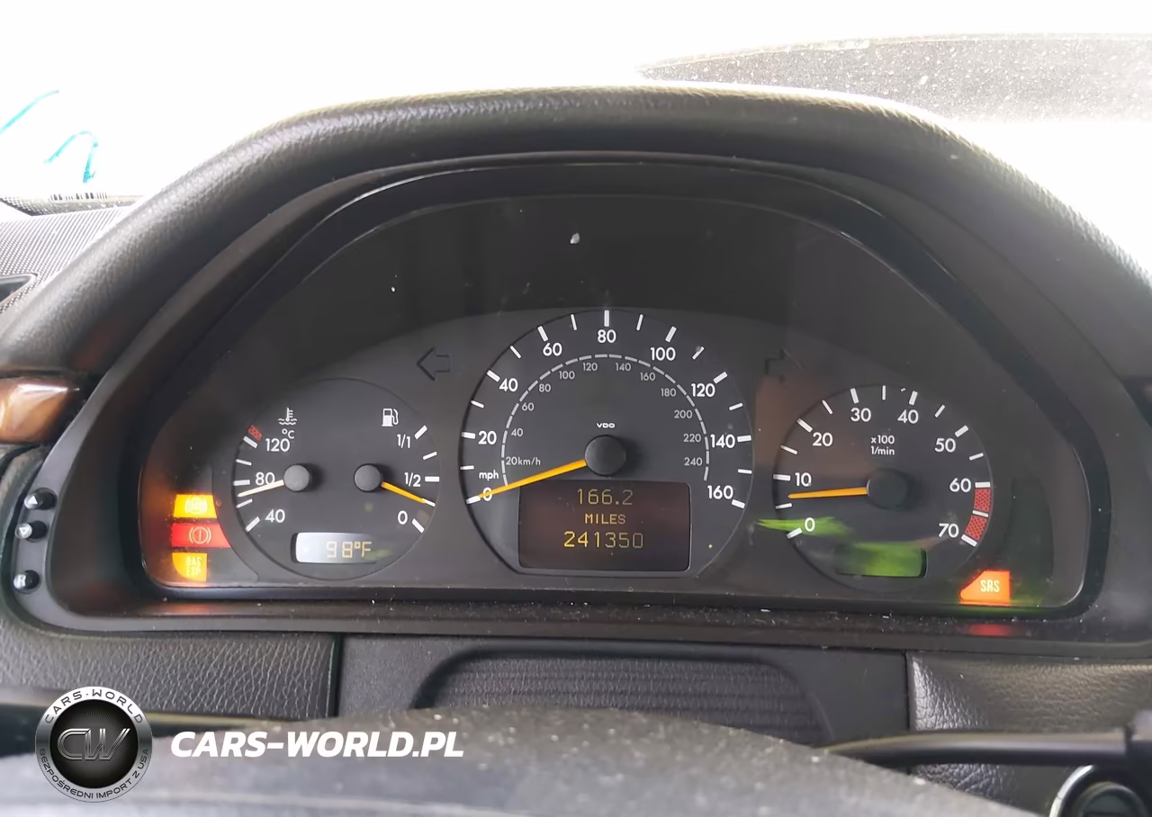 2001 Mercedes-Benz E 320 VIN:WDBJF65J81B381592 - 7