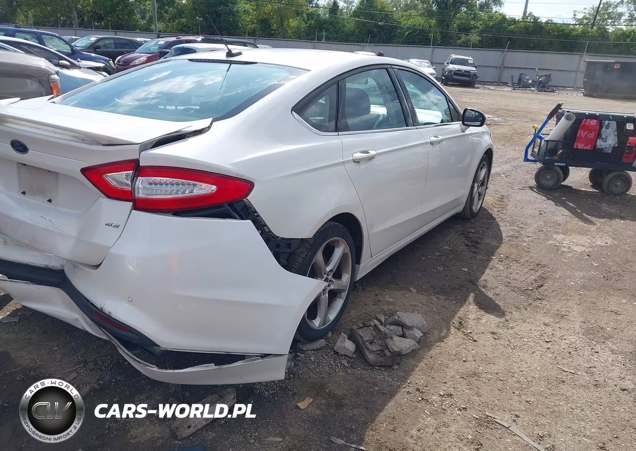 2015 Ford Fusion Se VIN:1FA6P0H70F5120440 - 4
