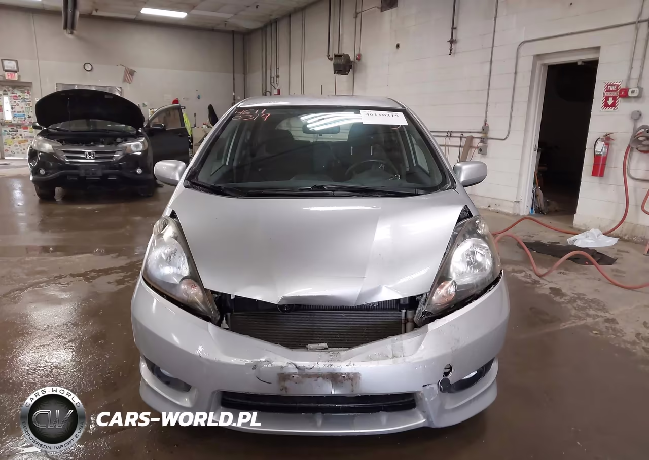 2013 Honda Fit Sport VIN:JHMGE8H5XDC035419 - 12