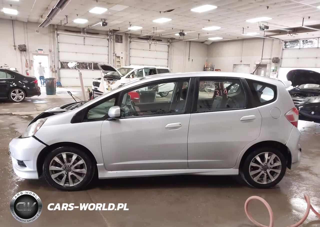 2013 Honda Fit Sport VIN:JHMGE8H5XDC035419 - 14