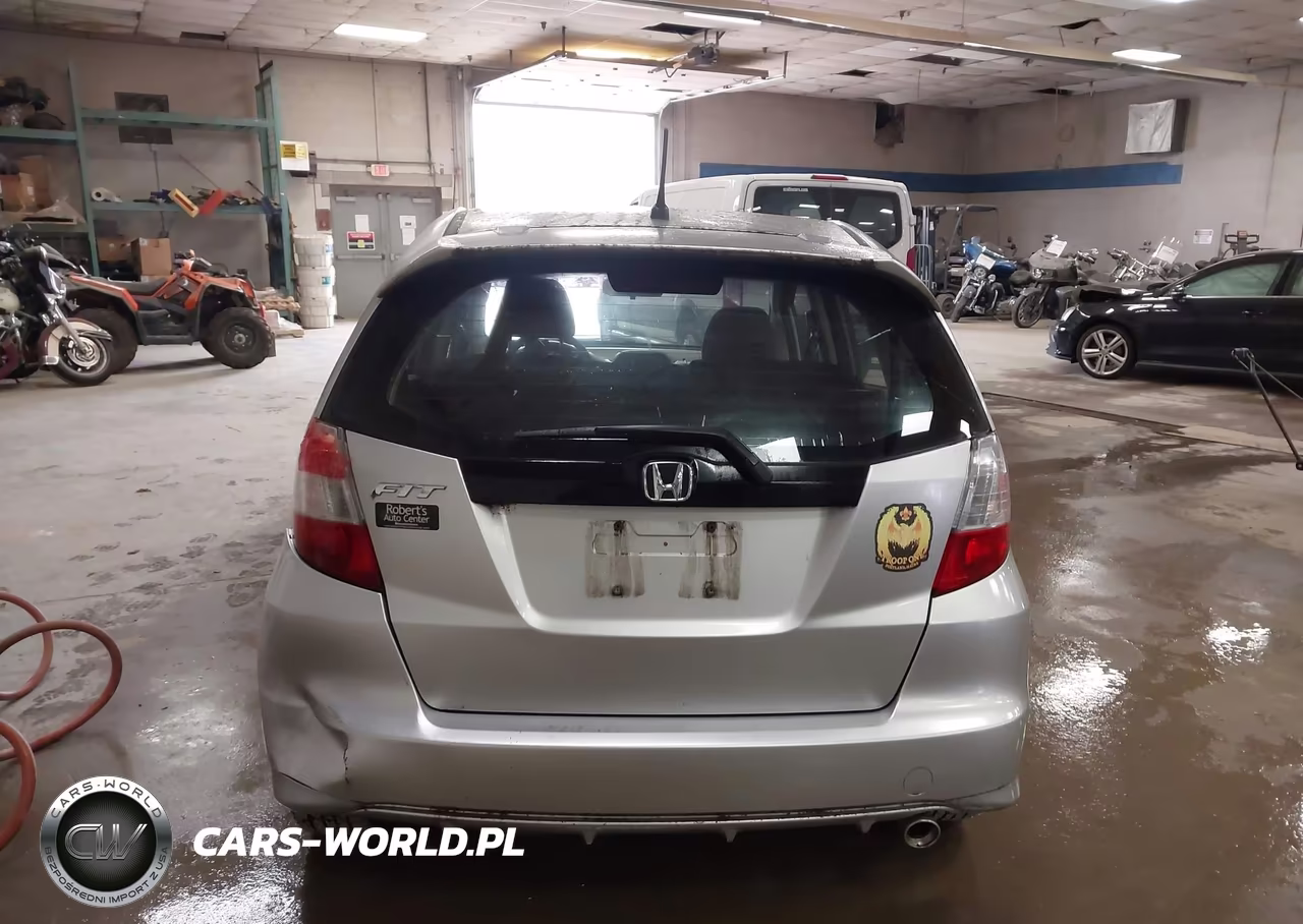 2013 Honda Fit Sport VIN:JHMGE8H5XDC035419 - 16