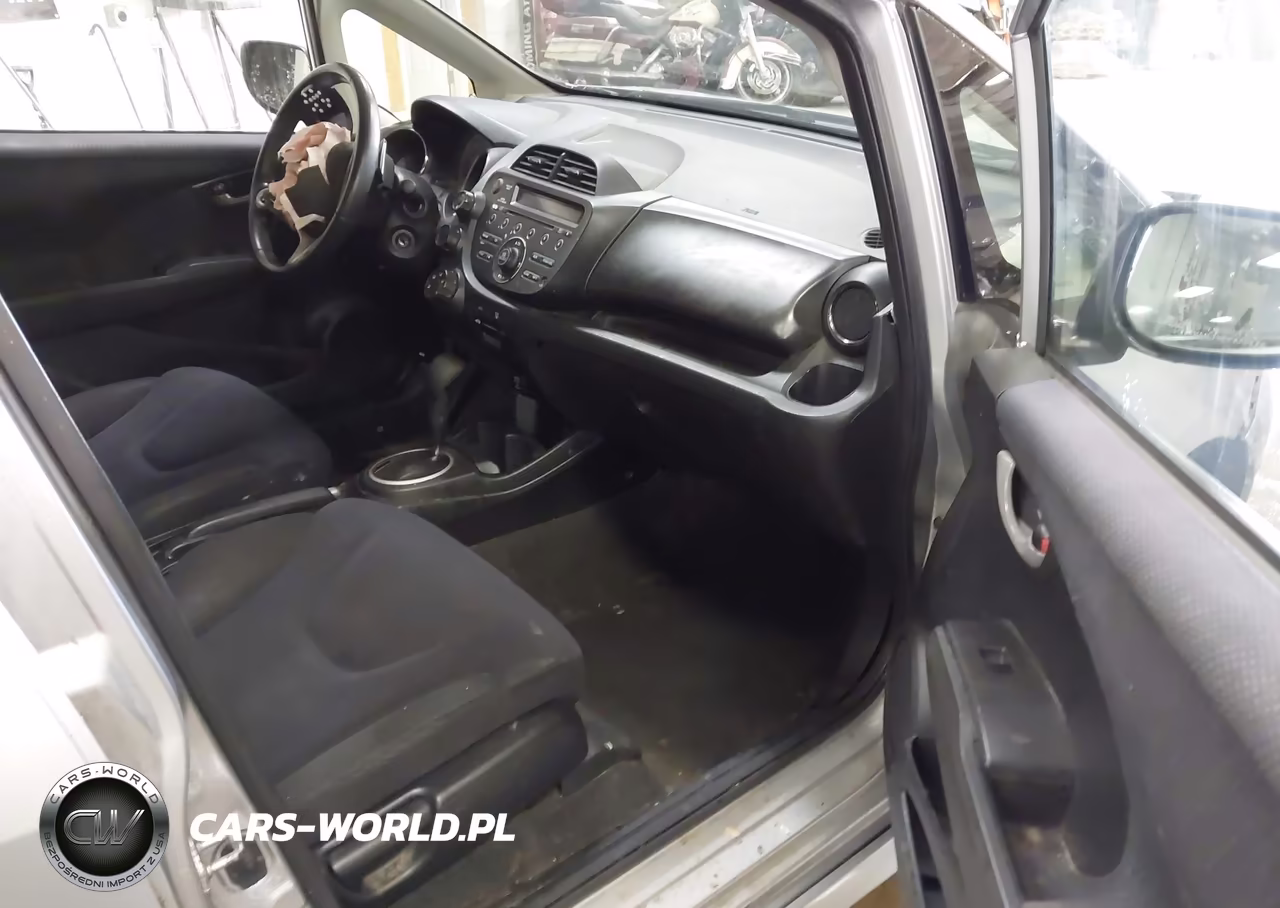 2013 Honda Fit Sport VIN:JHMGE8H5XDC035419 - 5