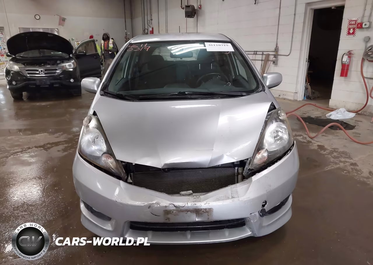 2013 Honda Fit Sport VIN:JHMGE8H5XDC035419 - 6