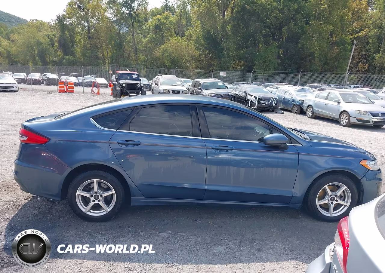 2019 Ford Fusion S VIN:3FA6P0G77KR128897 - 13