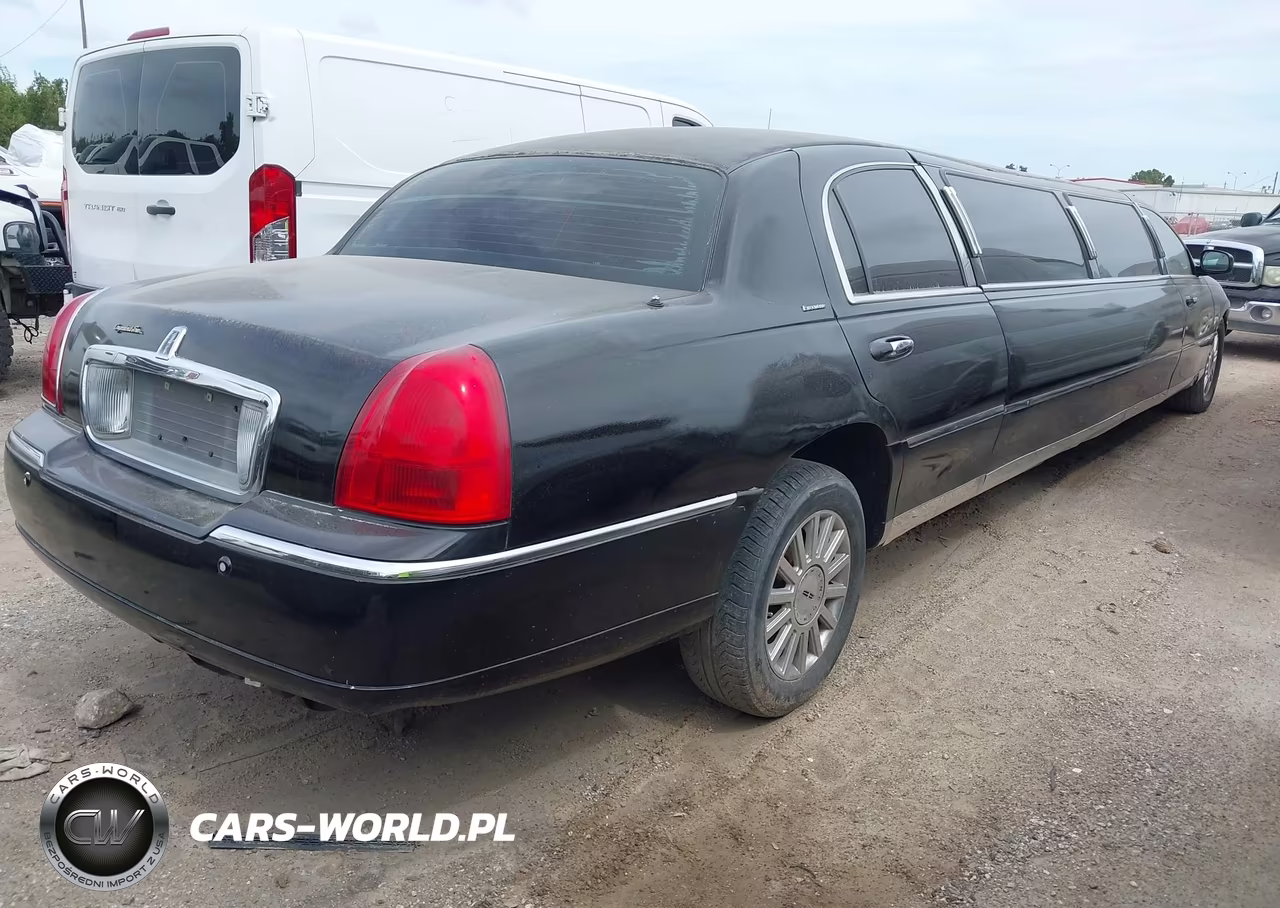 2007 Lincoln Town Car Executive VIN:1L1FM88W37Y602597 - 4