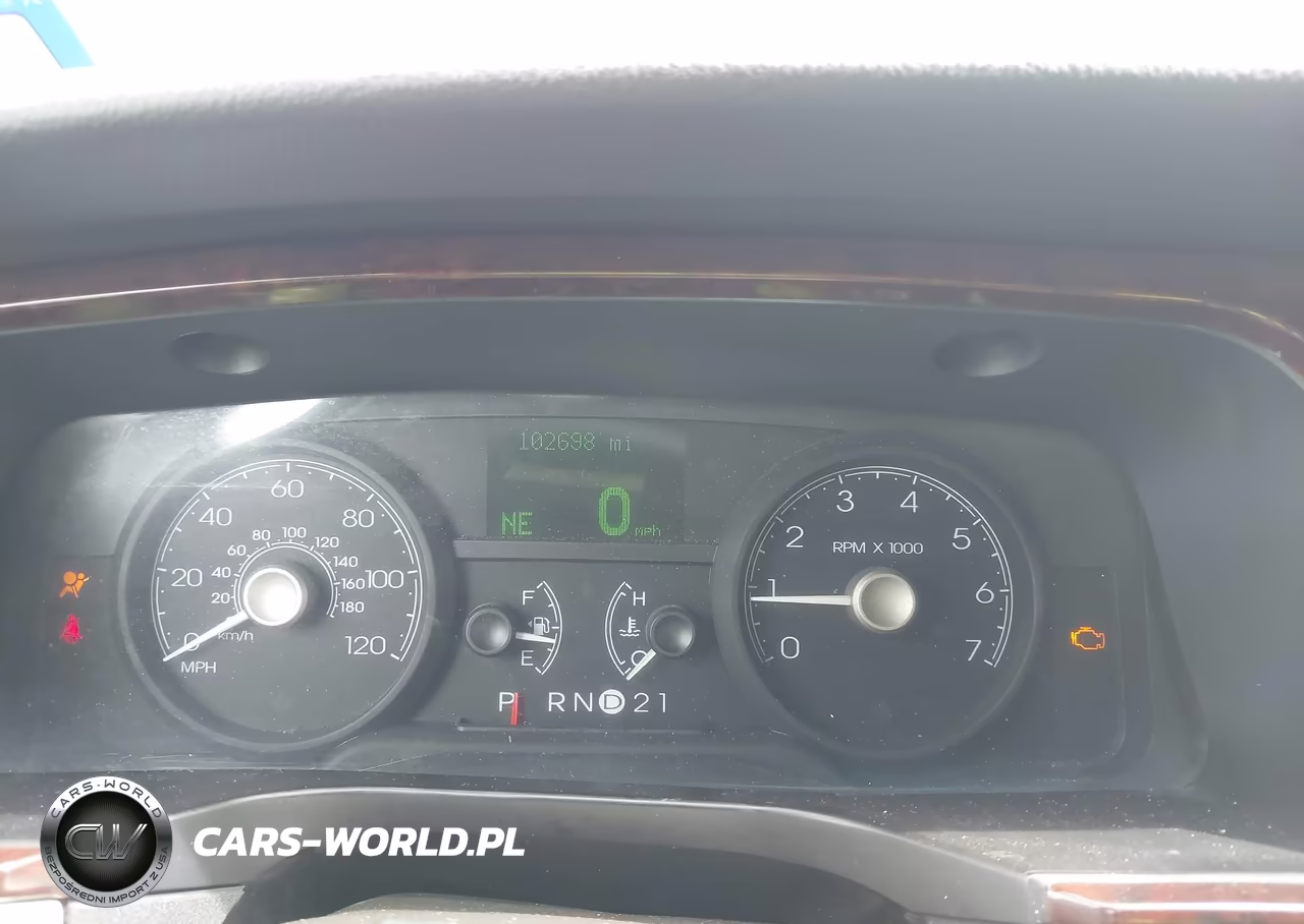 2007 Lincoln Town Car Executive VIN:1L1FM88W37Y602597 - 7