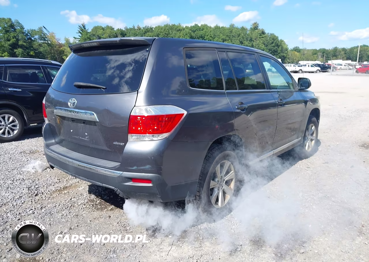 2012 Toyota Highlander Base V6 VIN:5TDBK3EH2CS118880 - 4