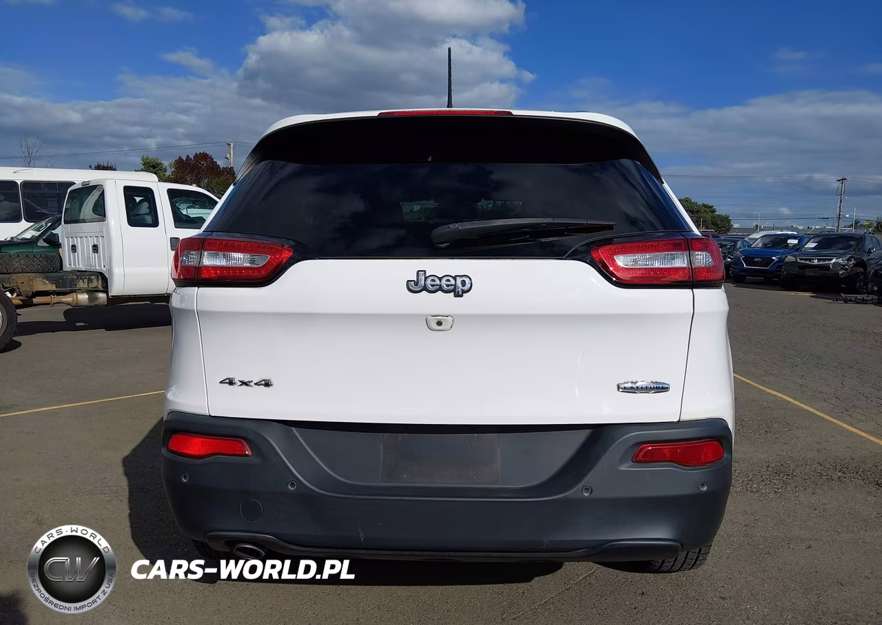 2018 Jeep Cherokee Latitude 4X4 VIN:1C4PJMCB9JD528582 - 16