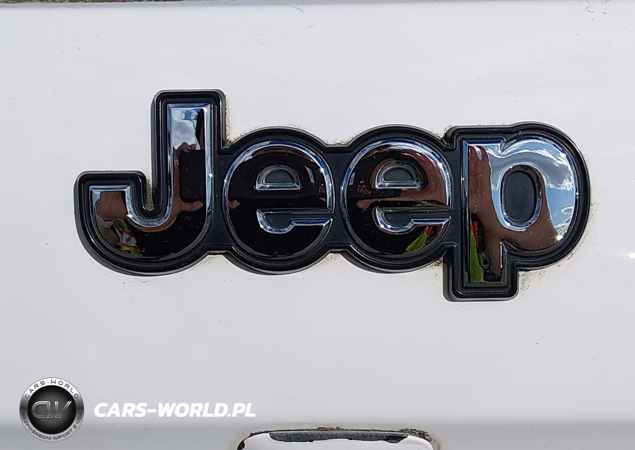 2018 Jeep Cherokee Latitude 4X4 VIN:1C4PJMCB9JD528582 - 6