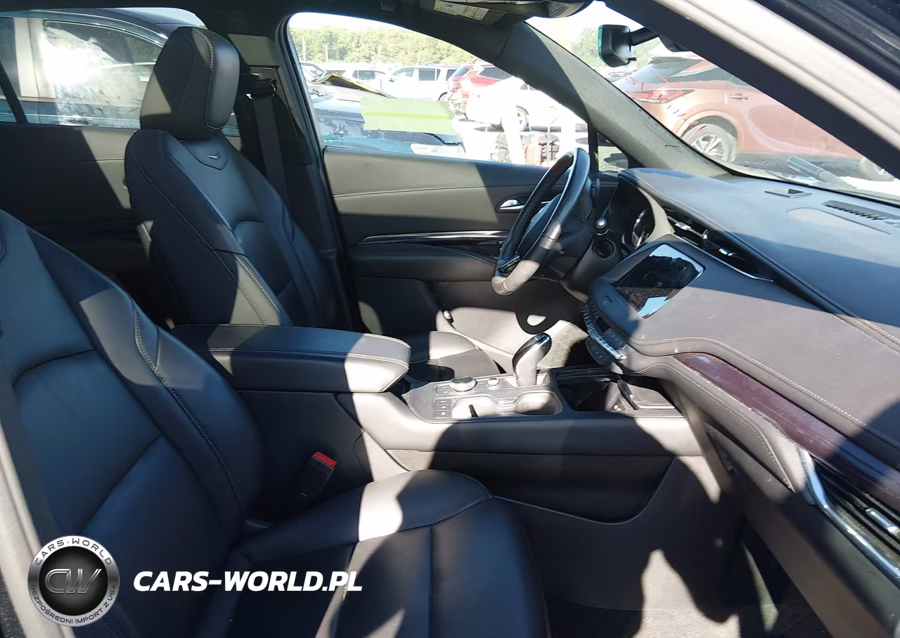 2022 Cadillac Xt4 Awd Luxury VIN:1GYFZBR48NF170042 - 5