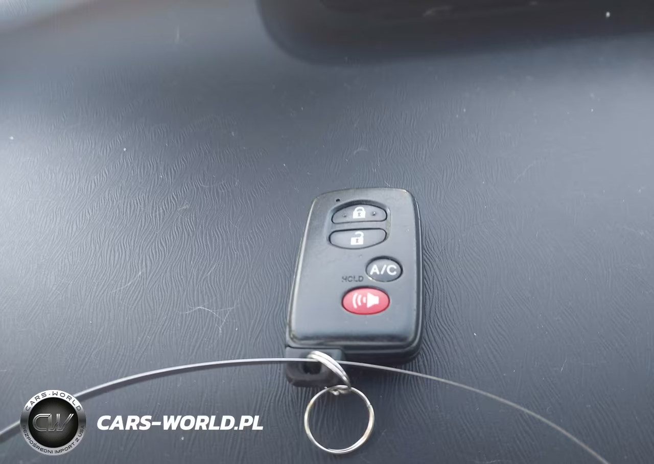 2014 Toyota Prius Plug-In VIN:JTDKN3DP2E3050231 - 11