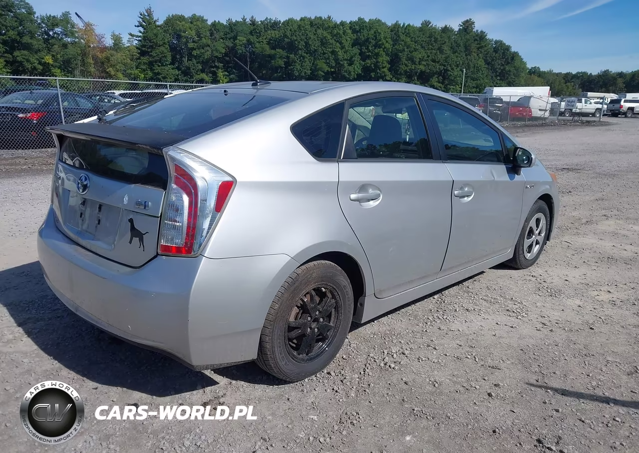 2012 Toyota Prius Three VIN:JTDKN3DUXC5404181 - 4