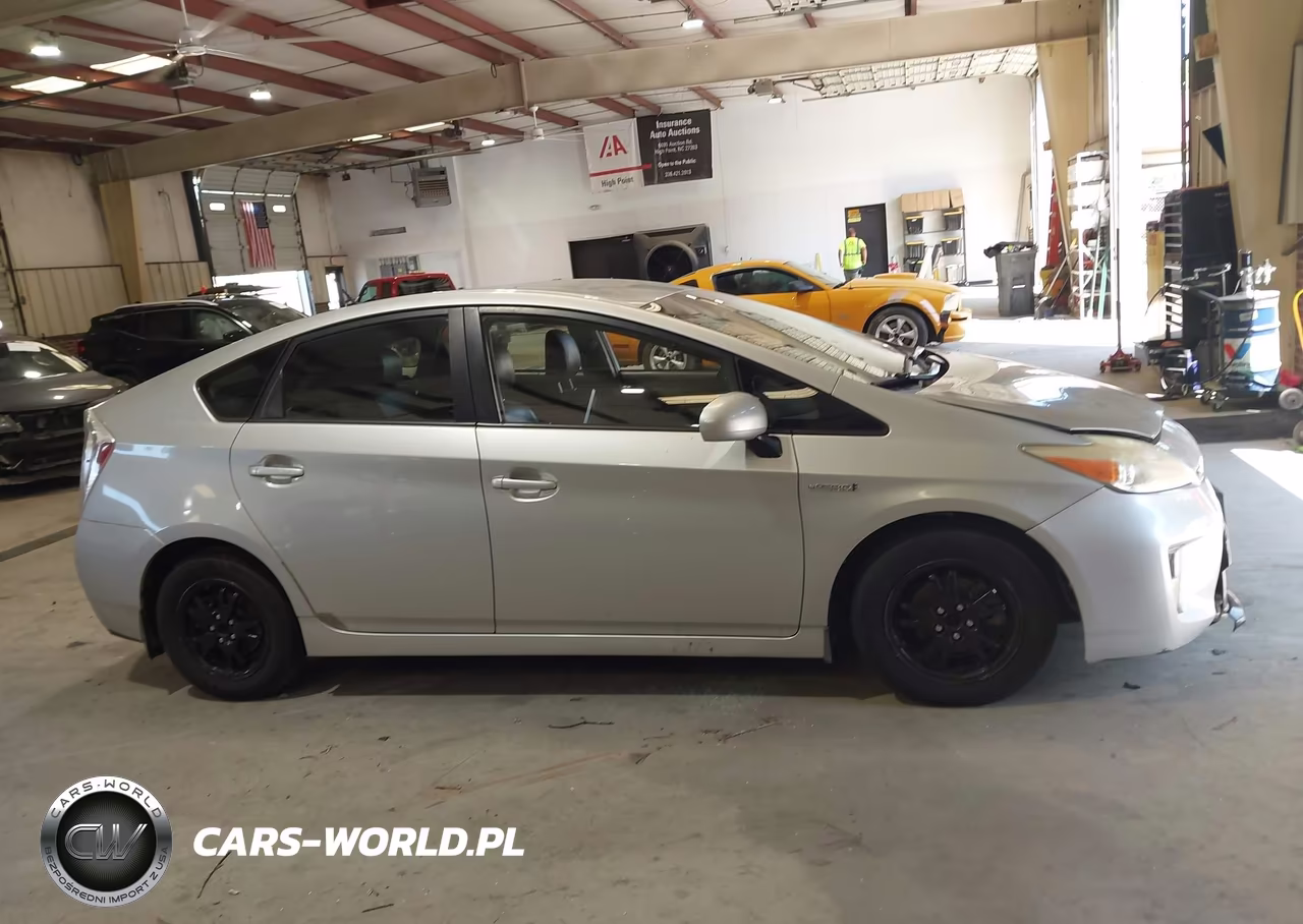 2014 Toyota Prius Three VIN:JTDKN3DU5E1765439 - 12