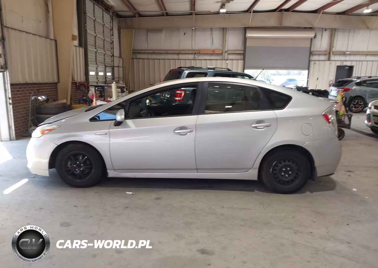 2014 Toyota Prius Three VIN:JTDKN3DU5E1765439 - 13