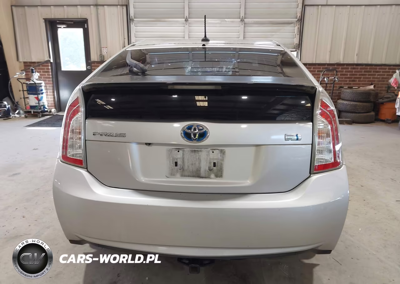 2014 Toyota Prius Three VIN:JTDKN3DU5E1765439 - 15