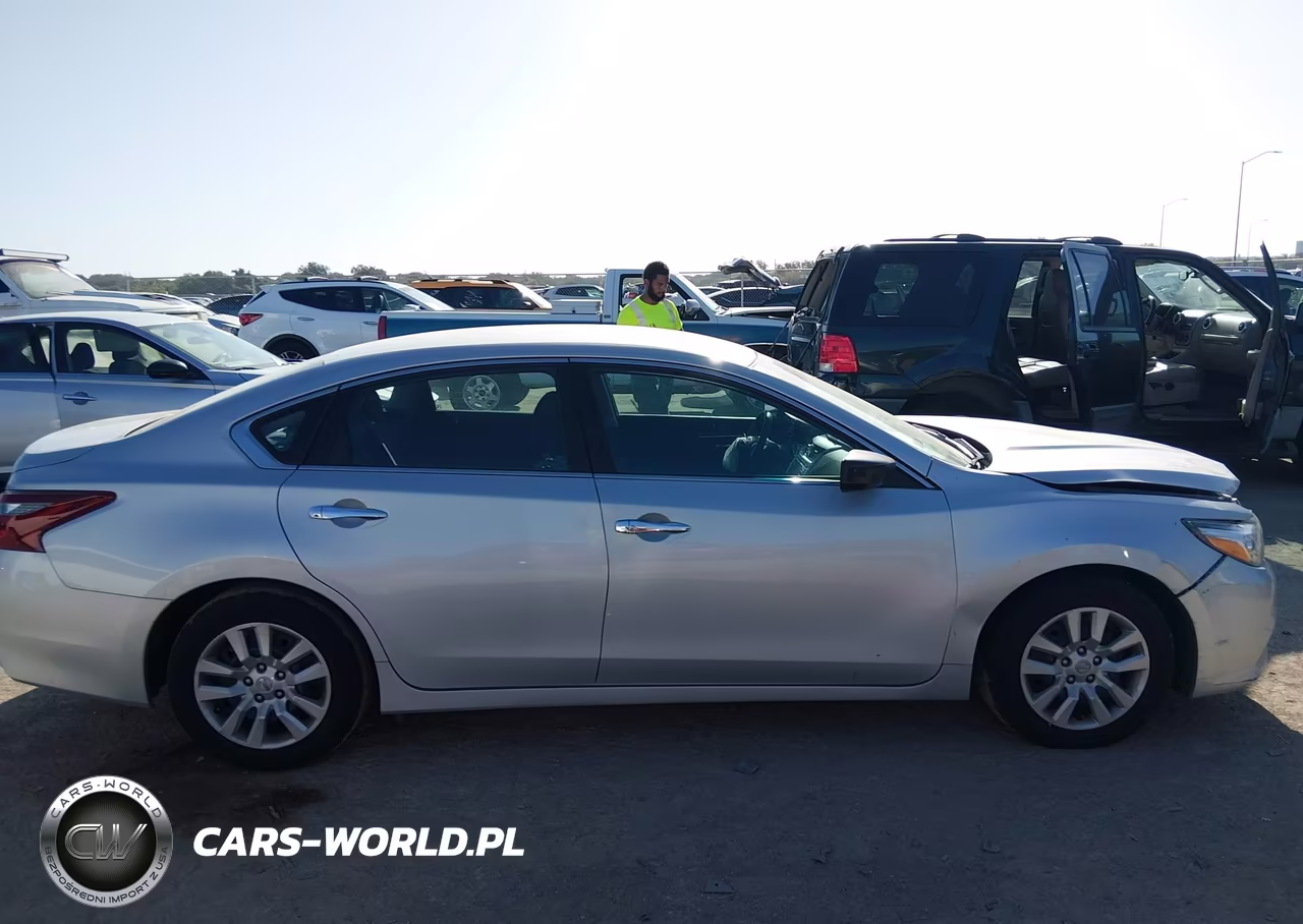 2018 Nissan Altima 2.5 S VIN:1N4AL3AP9JC132768 - 13