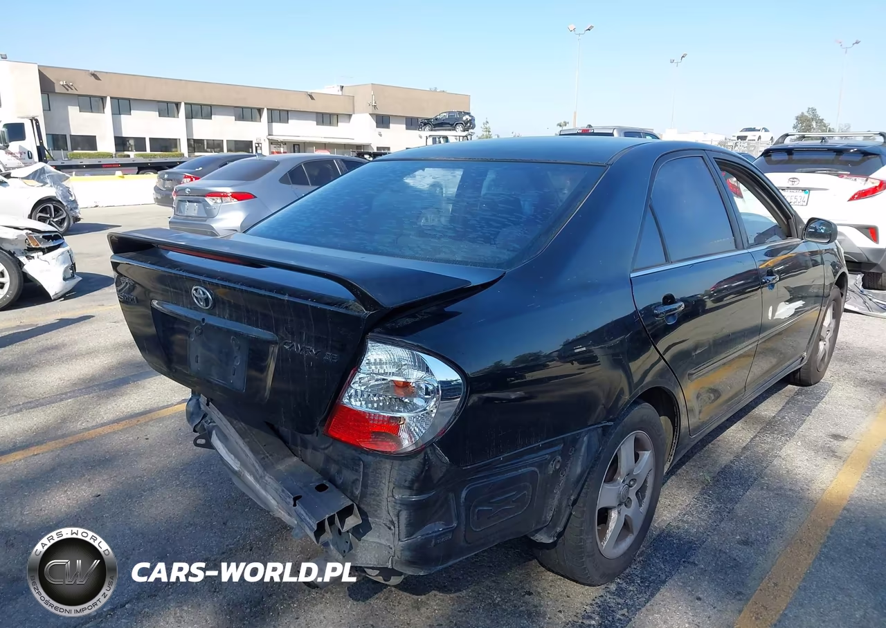2002 Toyota Camry Se VIN:JTDBE32K820023524 - 4