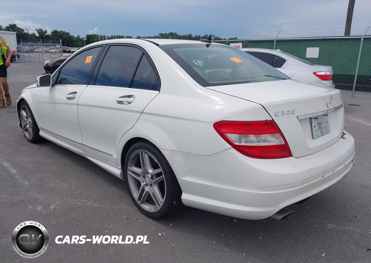 2010 Mercedes-Benz C 300 Sport VIN:WDDGF5EB1AR095630 - 3
