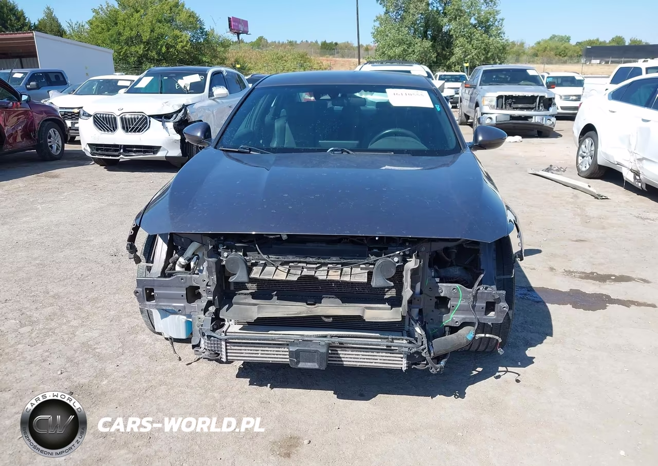 2018 Honda Accord Sport VIN:1HGCV1F32JA097981 - 12