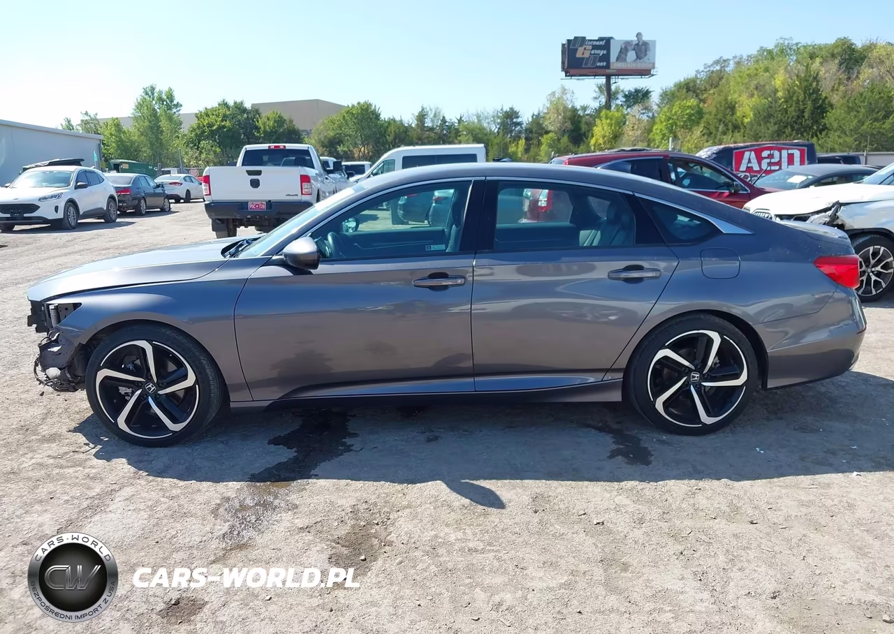 2018 Honda Accord Sport VIN:1HGCV1F32JA097981 - 14