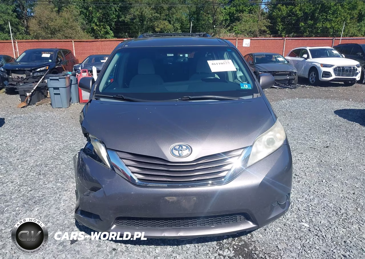 2015 Toyota Sienna Le 8 Passenger VIN:5TDKK3DC2FS534261 - 12