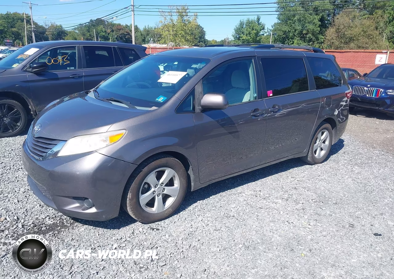 2015 Toyota Sienna Le 8 Passenger VIN:5TDKK3DC2FS534261 - 2