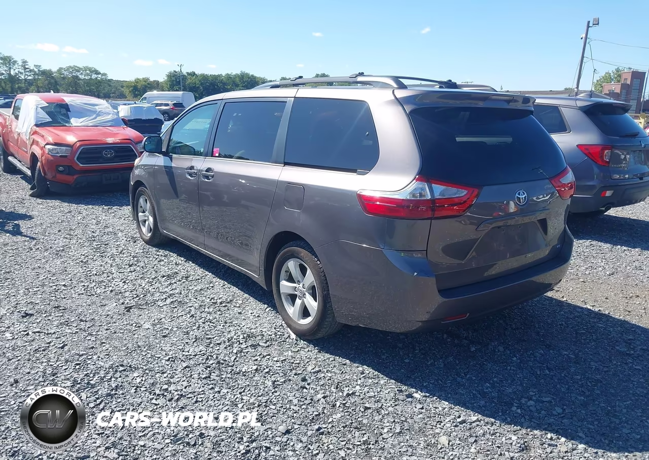 2015 Toyota Sienna Le 8 Passenger VIN:5TDKK3DC2FS534261 - 3