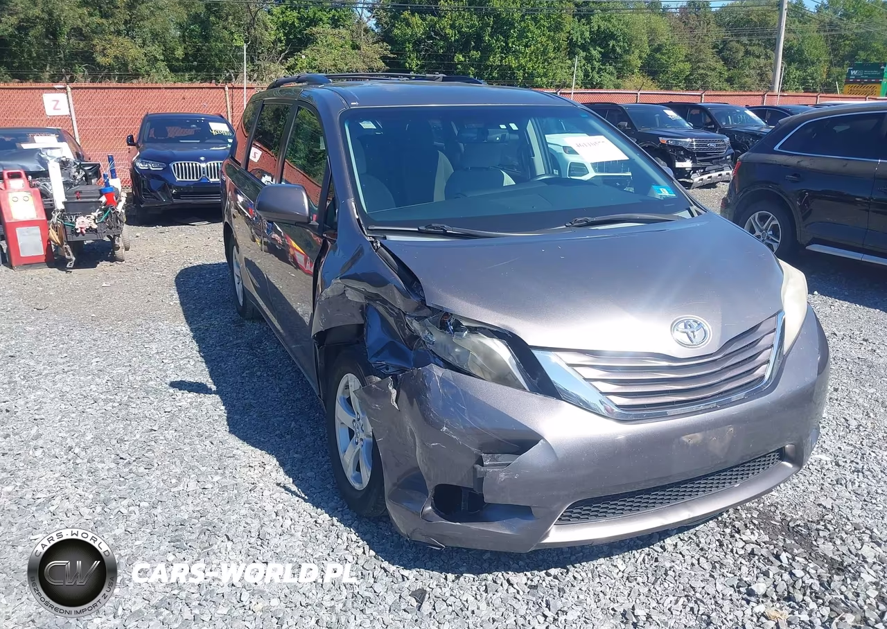 2015 Toyota Sienna Le 8 Passenger VIN:5TDKK3DC2FS534261 - 6
