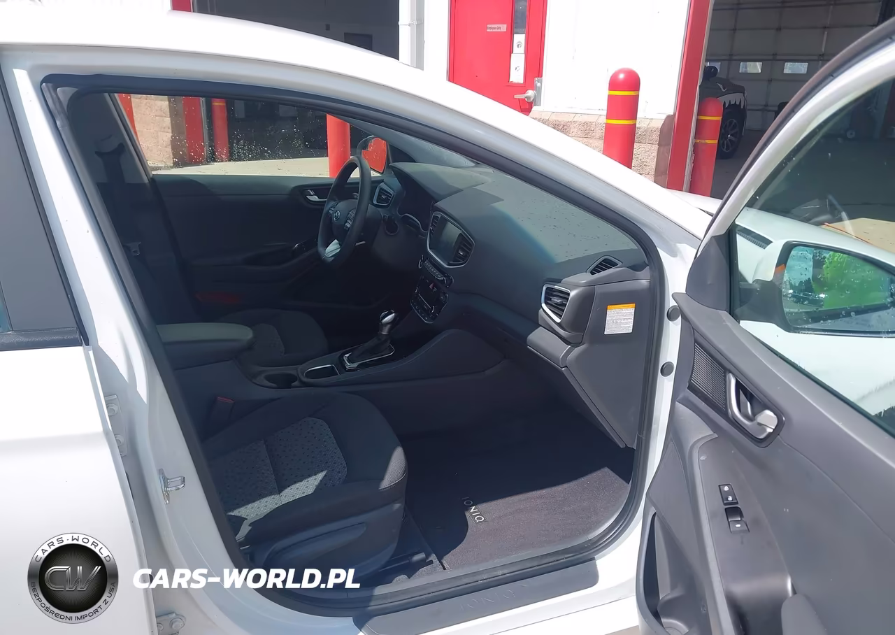 2019 Hyundai Ioniq Hybrid Blue VIN:KMHC65LC4KU106926 - 5