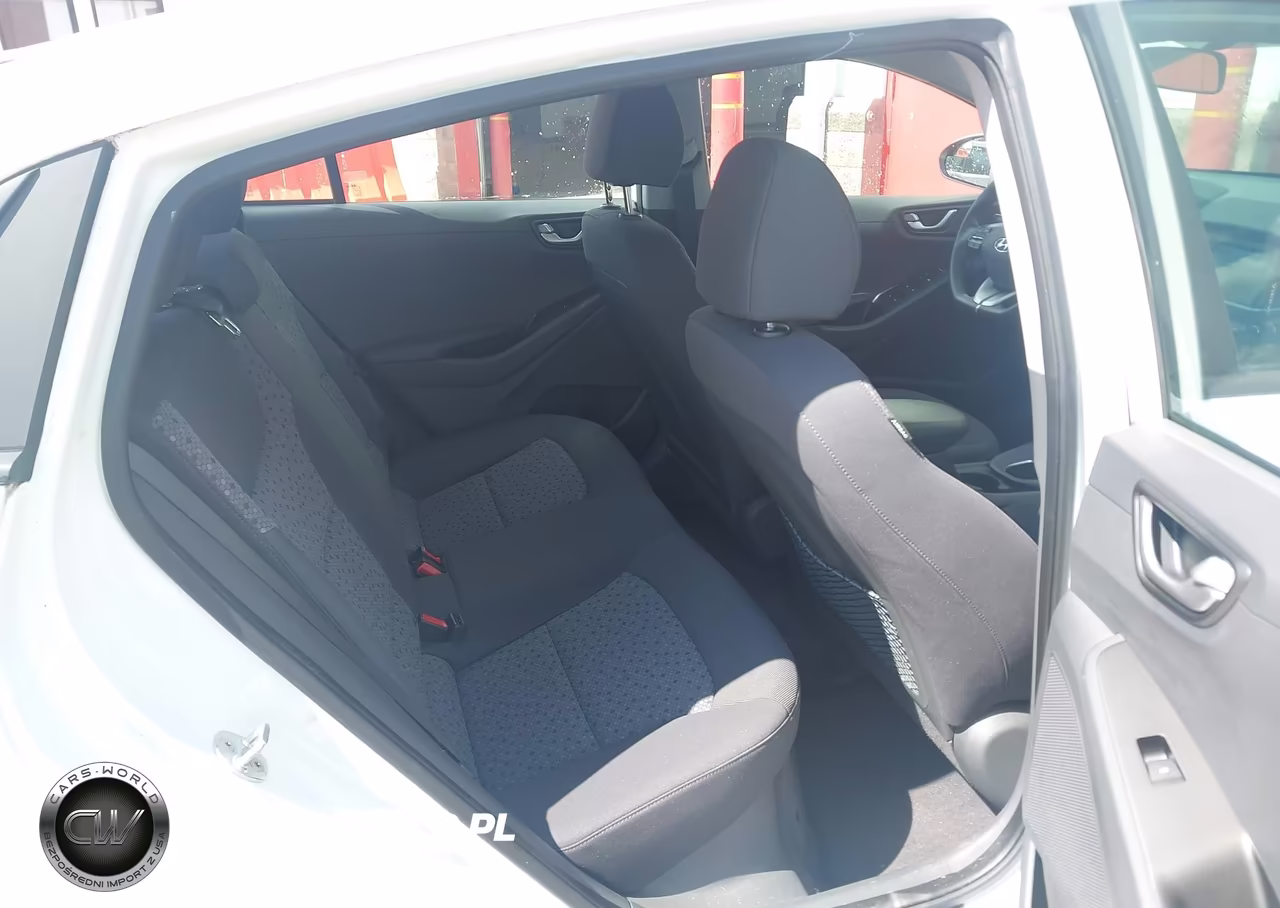 2019 Hyundai Ioniq Hybrid Blue VIN:KMHC65LC4KU106926 - 8