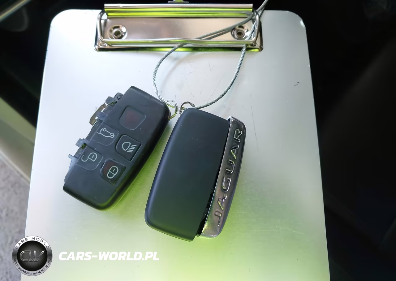 2018 Jaguar Xe VIN:SAJAR4FX8JCP33842 - 11