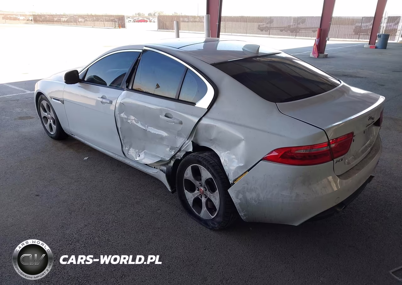 2018 Jaguar Xe VIN:SAJAR4FX8JCP33842 - 3