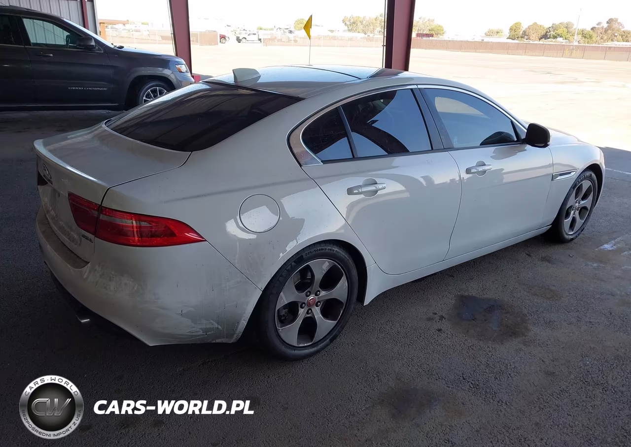 2018 Jaguar Xe VIN:SAJAR4FX8JCP33842 - 4