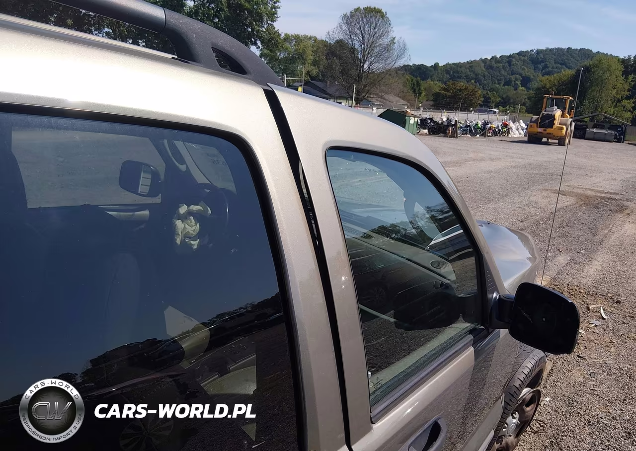 2005 Jeep Liberty Sport VIN:1J4GK48K05W518954 - 19
