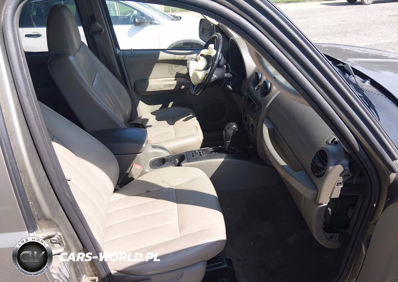 2005 Jeep Liberty Sport VIN:1J4GK48K05W518954 - 5