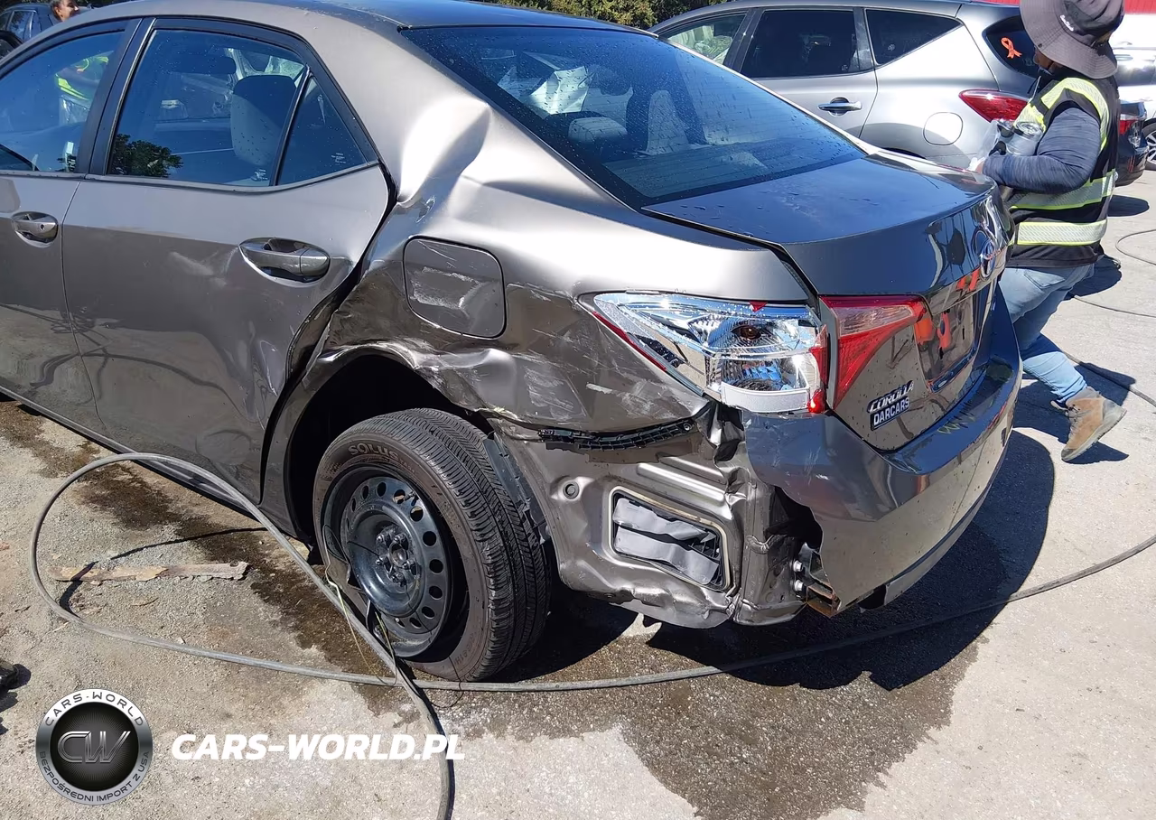 2017 Toyota Corolla Le VIN:2T1BURHE7HC919559 - 6