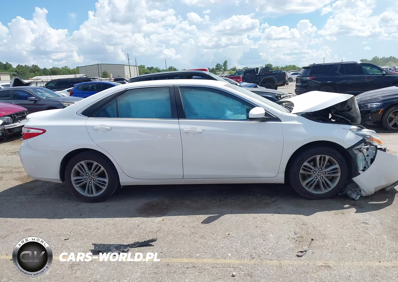 2015 Toyota Camry Se VIN:4T1BF1FKXFU063917 - 13