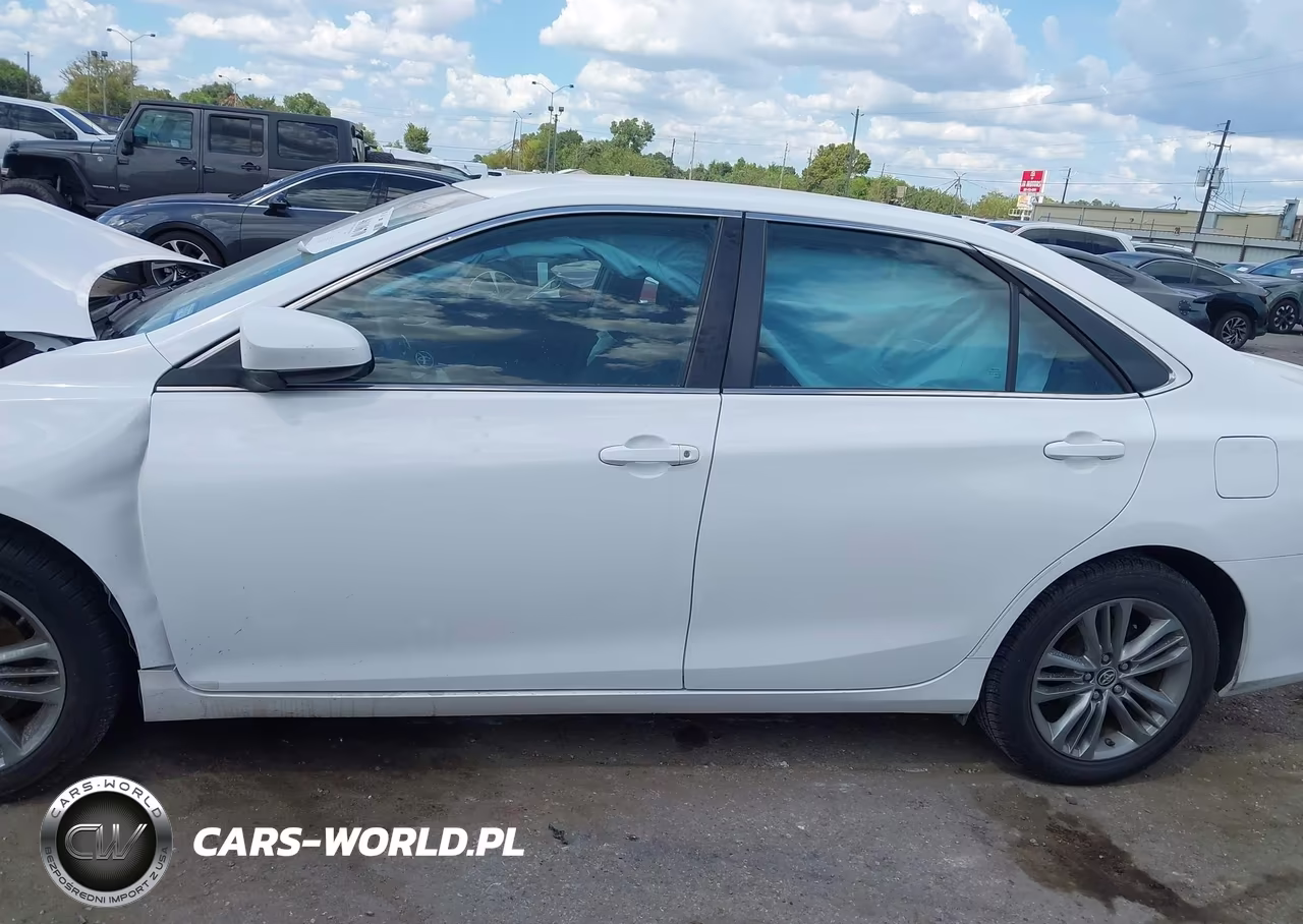 2015 Toyota Camry Se VIN:4T1BF1FKXFU063917 - 14