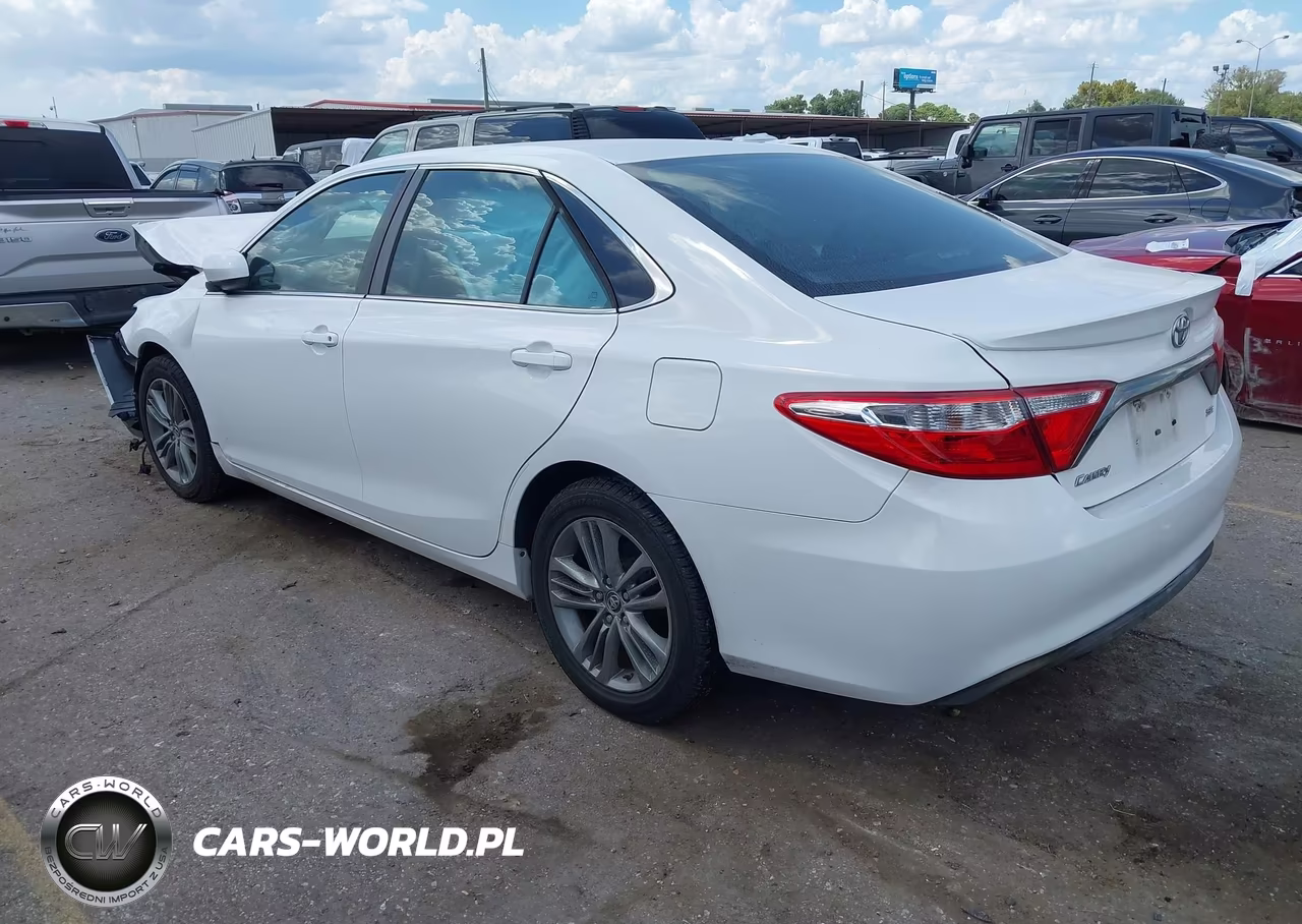 2015 Toyota Camry Se VIN:4T1BF1FKXFU063917 - 3