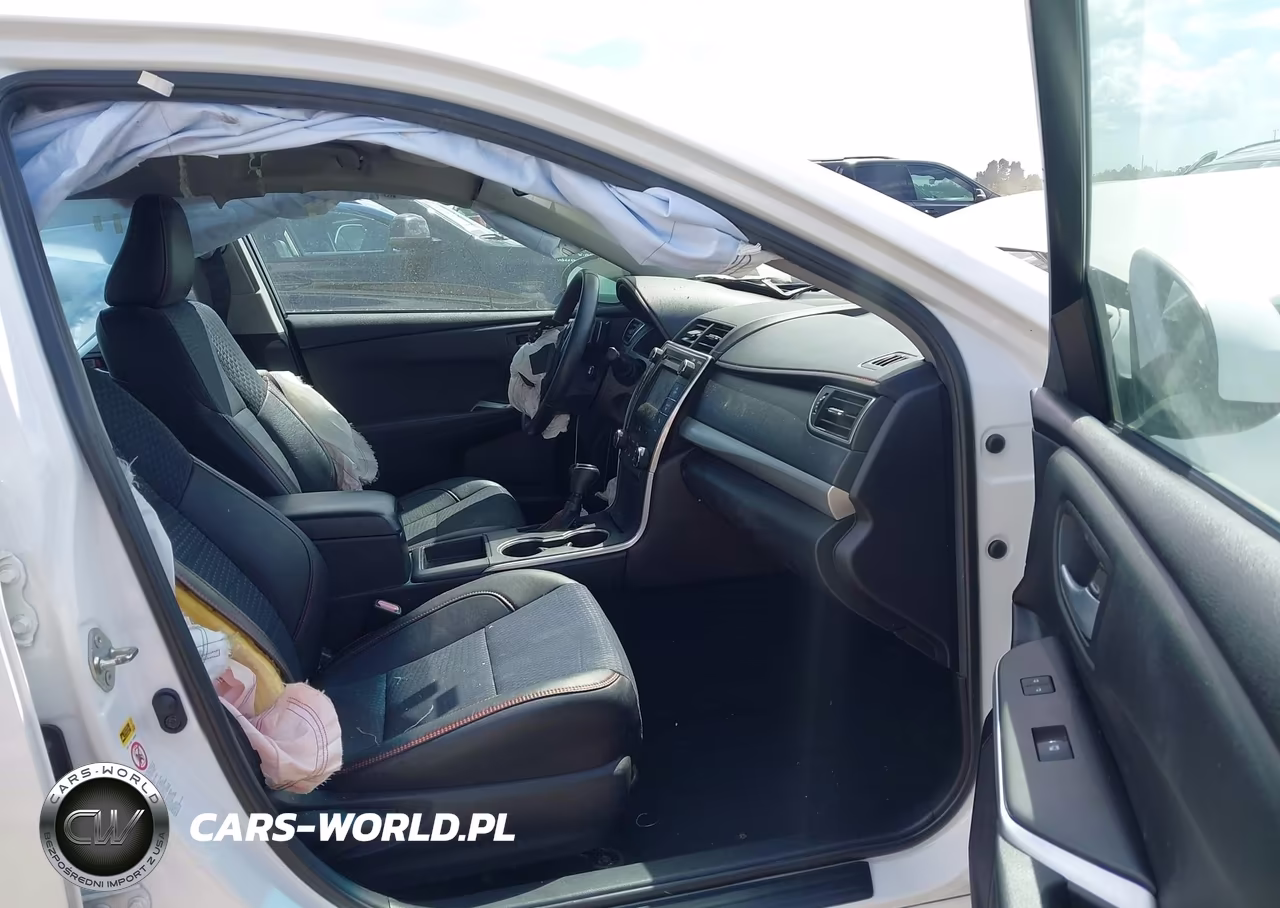 2015 Toyota Camry Se VIN:4T1BF1FKXFU063917 - 5