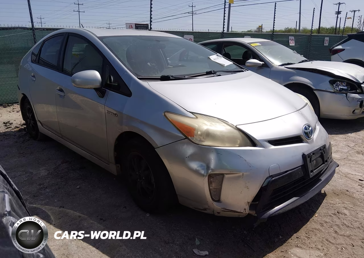 2013 Toyota Prius Three VIN:JTDKN3DU5D5582825 - 1