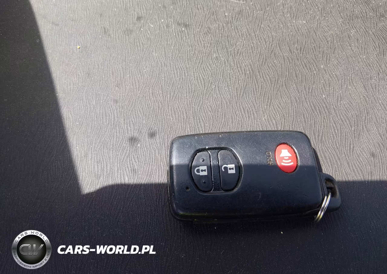 2013 Toyota Prius Three VIN:JTDKN3DU5D5582825 - 11