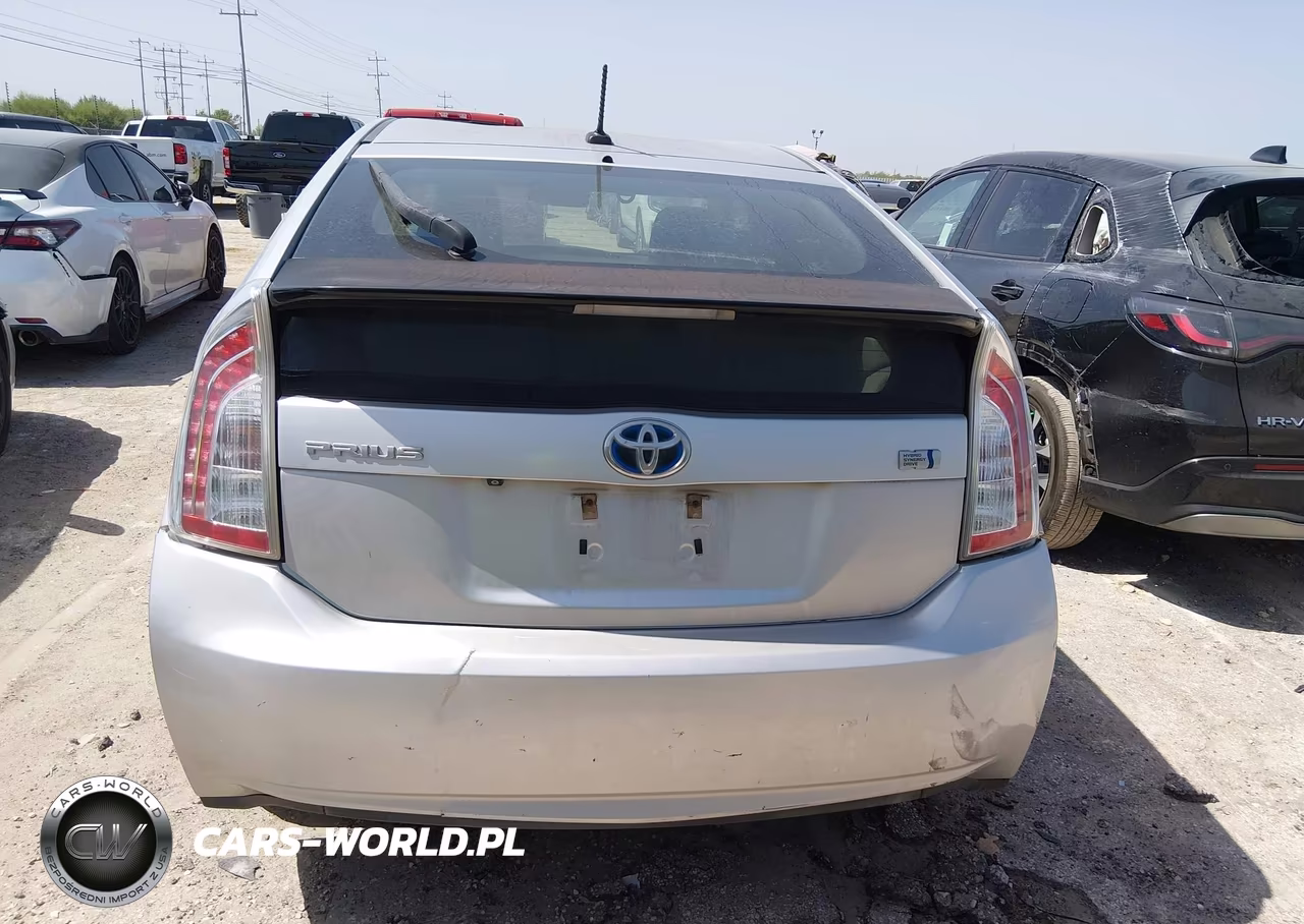 2013 Toyota Prius Three VIN:JTDKN3DU5D5582825 - 16