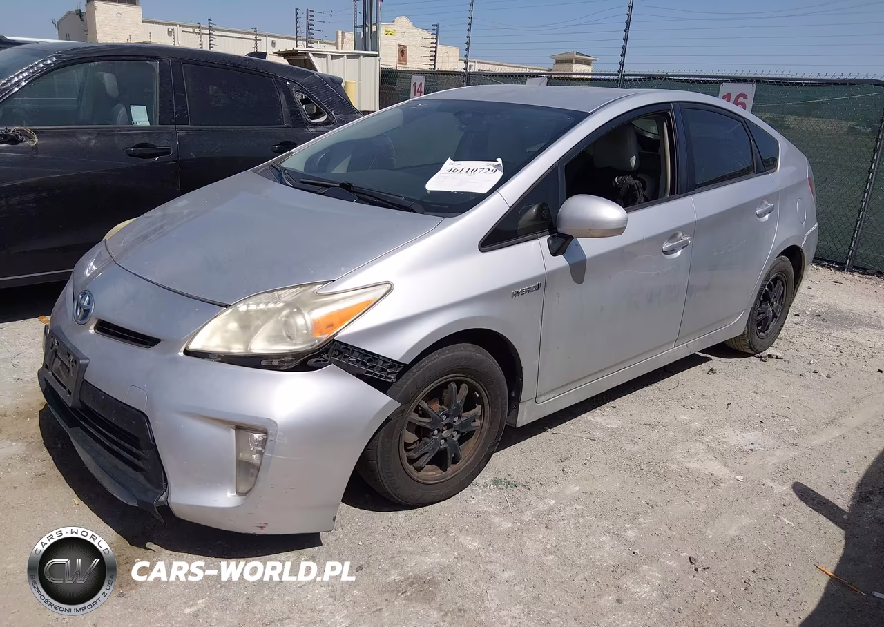 2013 Toyota Prius Three VIN:JTDKN3DU5D5582825 - 2