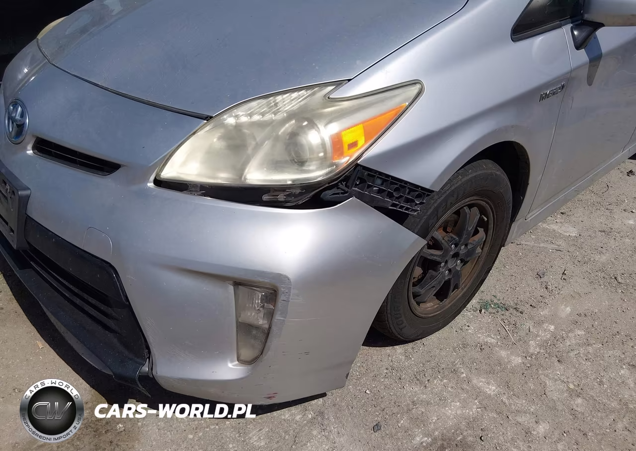 2013 Toyota Prius Three VIN:JTDKN3DU5D5582825 - 6