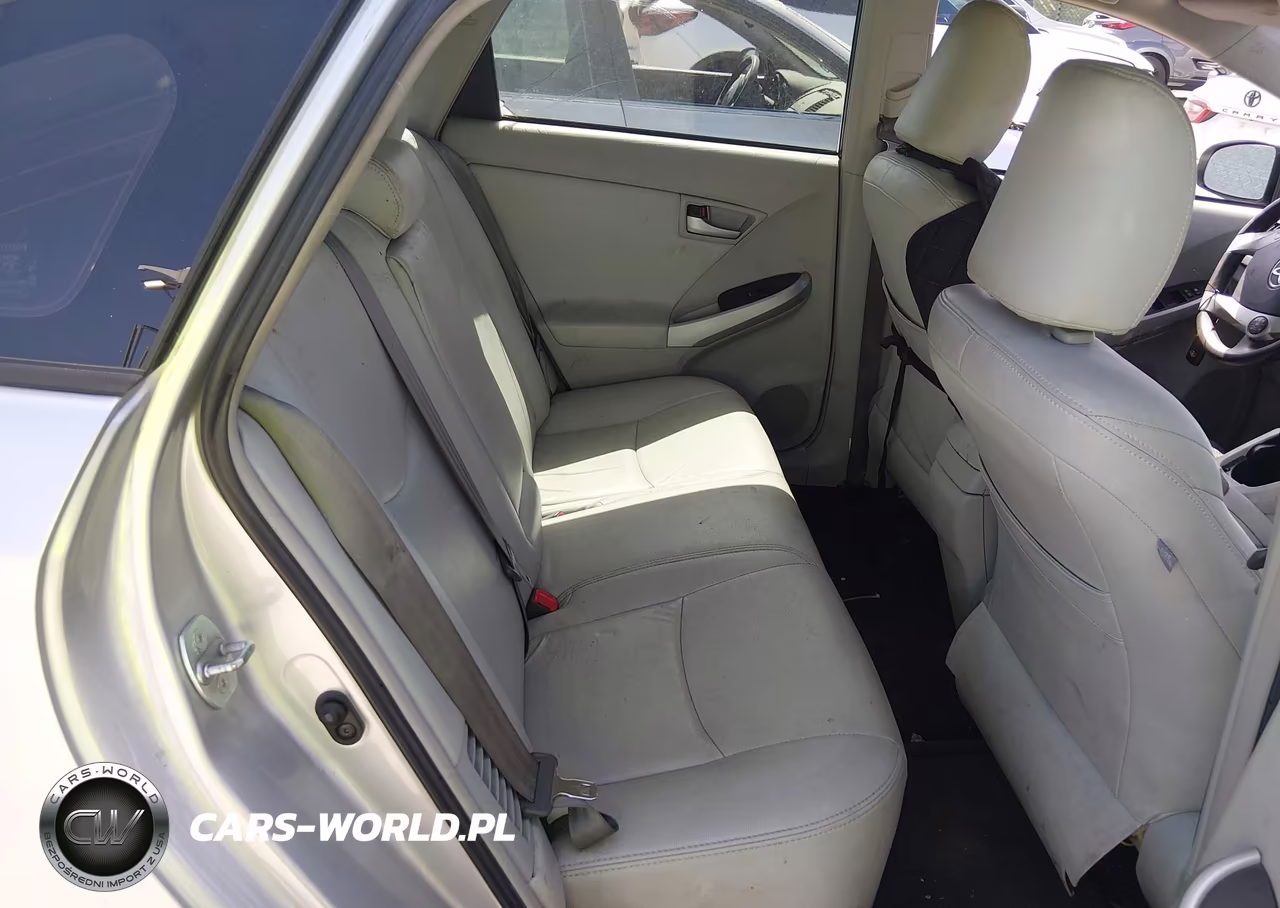 2013 Toyota Prius Three VIN:JTDKN3DU5D5582825 - 8